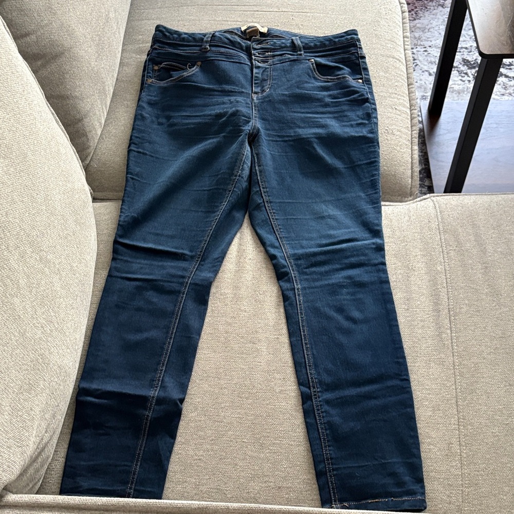 medium wash skinny jeans